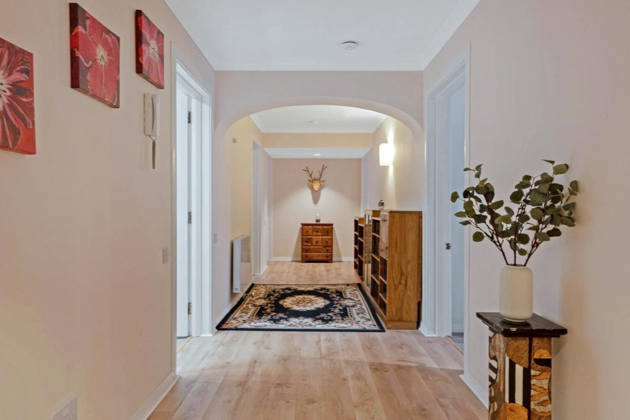 Elegant & Unique Getaway - Spacious 3 Bedroom, 2 Bathroom City Centre Apartment - Free Allocated Parking. Edinburgh Ngoại thất bức ảnh