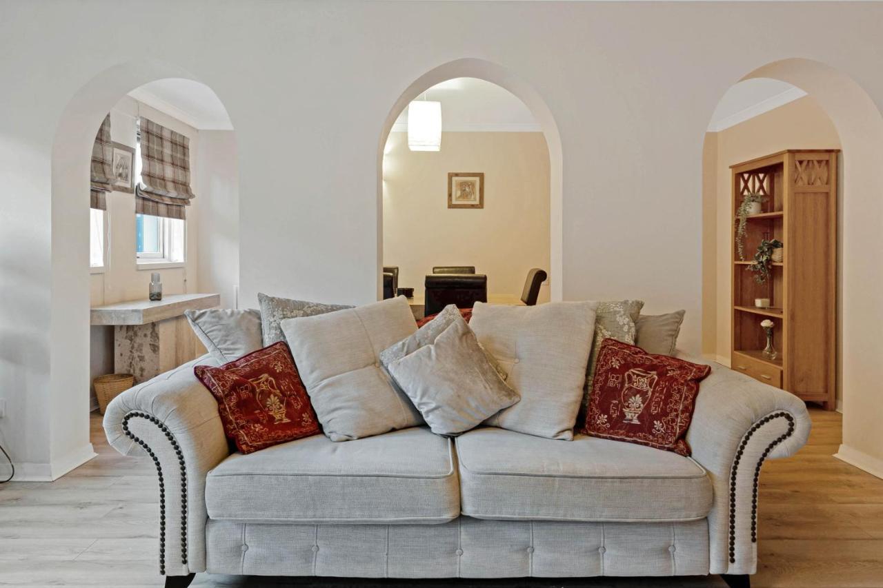 Elegant & Unique Getaway - Spacious 3 Bedroom, 2 Bathroom City Centre Apartment - Free Allocated Parking. Edinburgh Ngoại thất bức ảnh