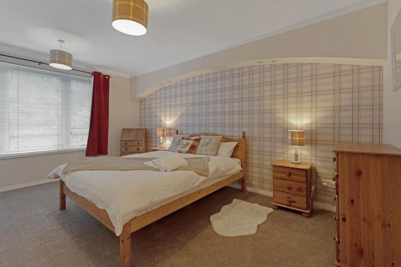 Elegant & Unique Getaway - Spacious 3 Bedroom, 2 Bathroom City Centre Apartment - Free Allocated Parking. Edinburgh Ngoại thất bức ảnh